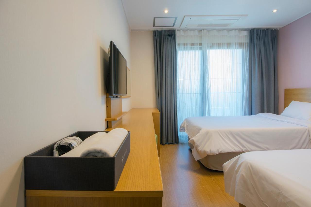 Sims Hotel Jeju Luaran gambar